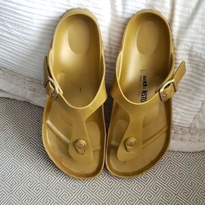 Birkenstock Gizeh Essentials Sandals